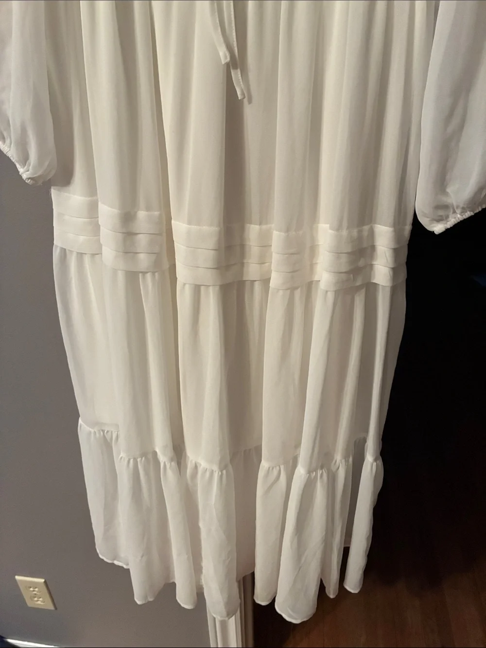 Women's Off-White Long-Sleeve Chiffon Tiered Maxi Dress with Elastic Waist - Picture 4 of 16